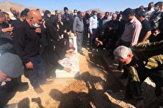 ببینید| خاکسپاری مجید عبدالباقی کنار برادرش حسین عبدالباقی (مالک متروپل)