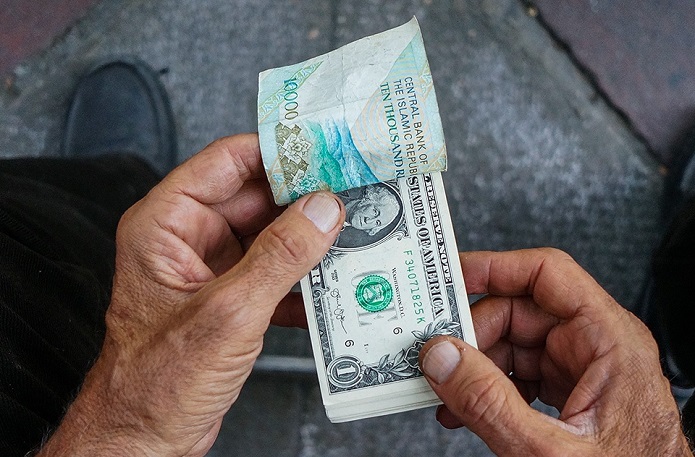 گرانی دلار؛ شوک چهارم اقتصاد ایران