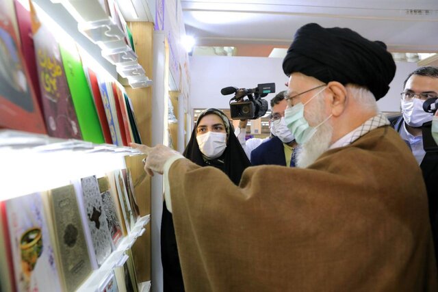 رهبر انقلاب از سی‌وچهارمین نمایشگاه بین‌المللی کتاب تهران بازدید کردند