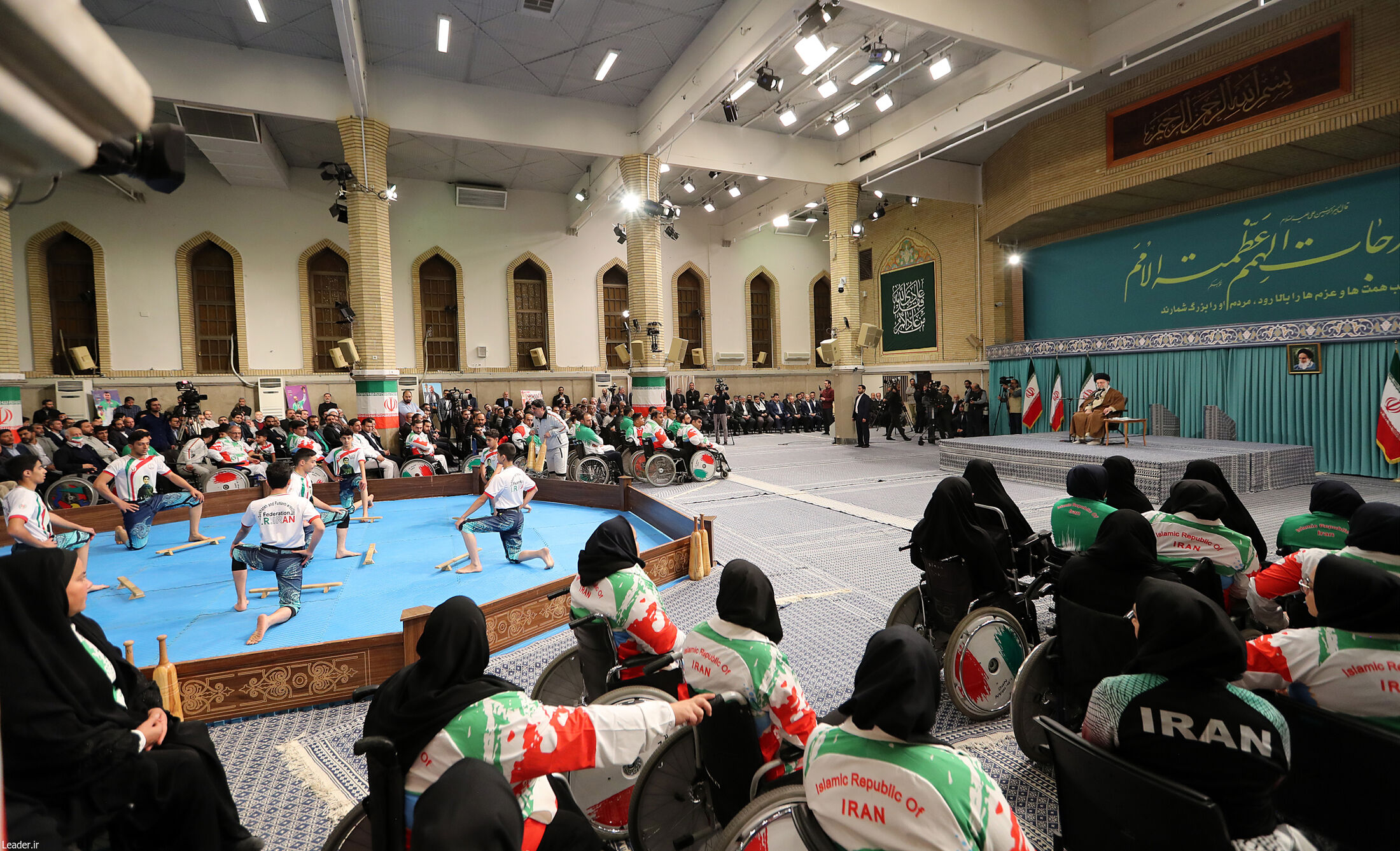 دیدار ورزشکاران با رهبر انقلاب اسلامی+ عکس