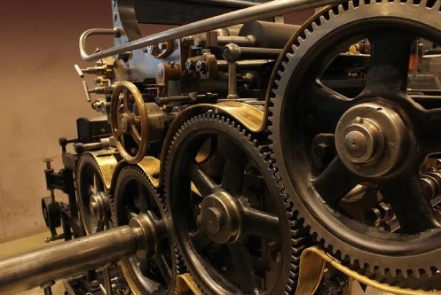 چرخ‌هایی که می‌چرخند | نگاهی به تکامل دائمی صنعت ماشین آلات