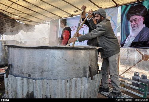 شله‌زرد نذری در شیراز (عکس)