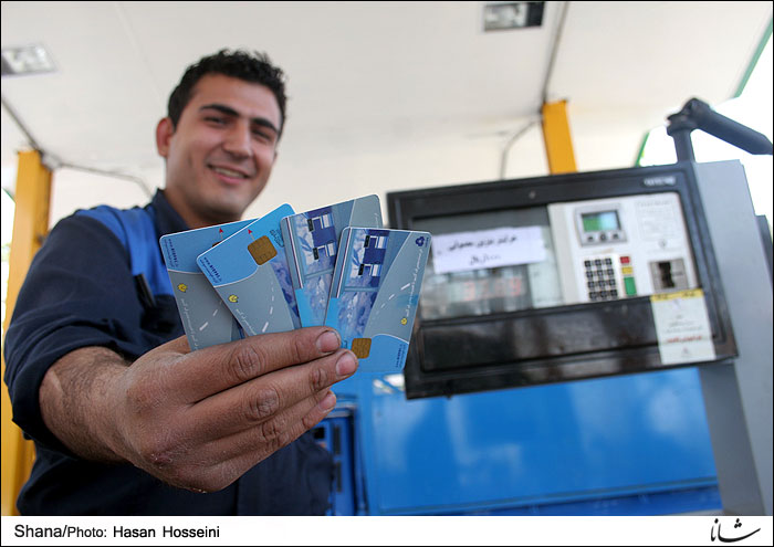 حذف کارت سوخت به نفع قاچاقچیان است