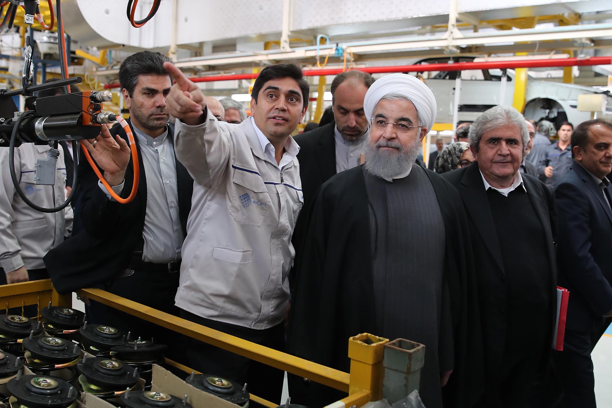 باید کیفیت خودروهای ایرانی افزایش یابد