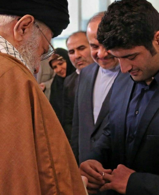 دیدار علیرضا کریمی با مقام معظم رهبری + عکس