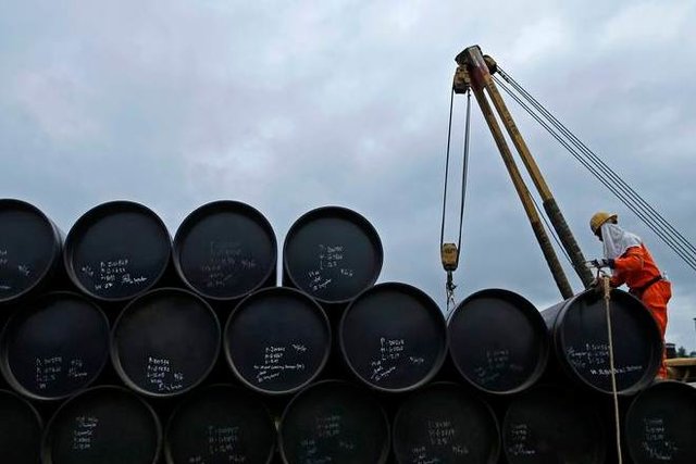 میانگین قیمت نفت در سال 97 چند دلار است؟