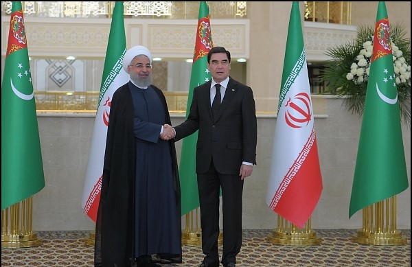 تهران و عشق‌آباد ۱۳ سند همکاری امضا کردند