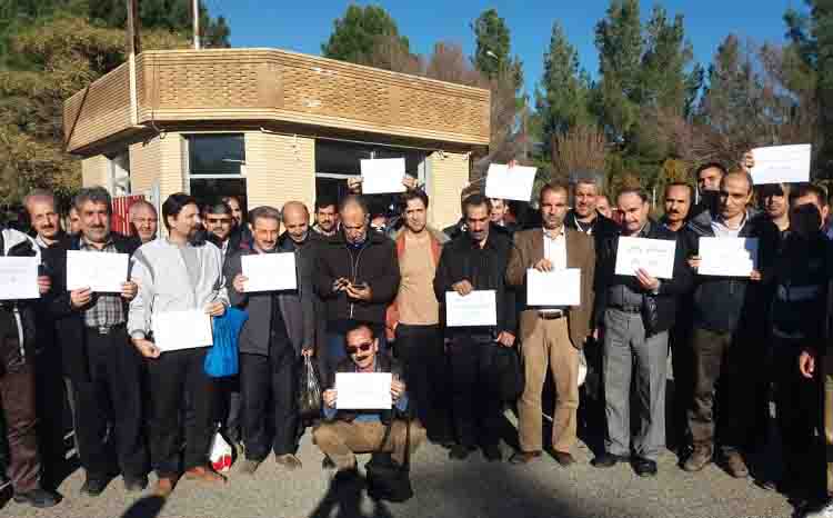 طومار تشکر کارگران کرمانشاهی برای مدیرعامل بانک ملت طومار تشکر کارگران کرمانشاهی برای مدیرعامل بانک ملت