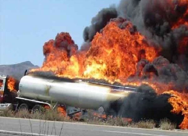 انفجار تانکر سوخت‌رسان طی تیراندازی در خرم‌آباد