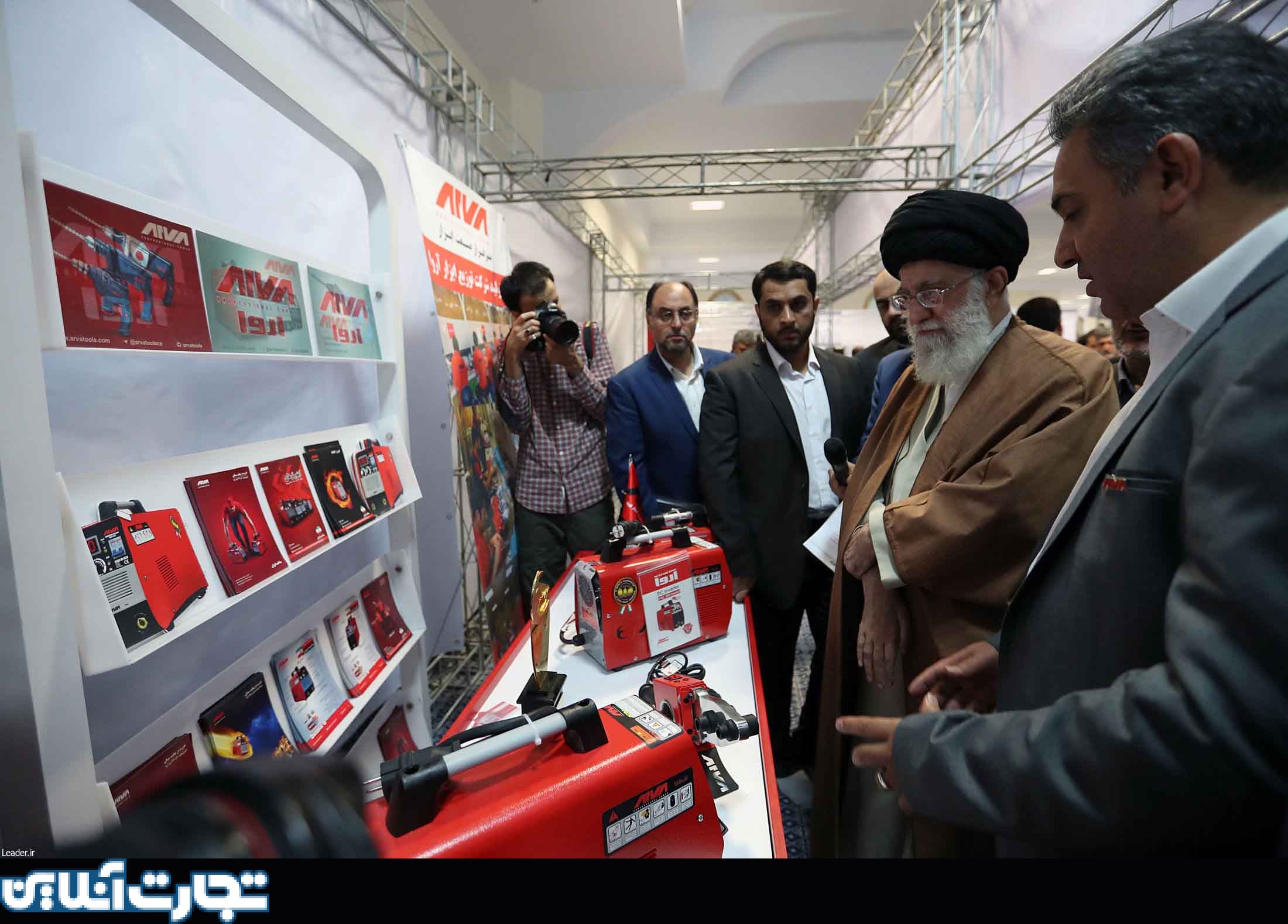 بازدید رهبر معظم انقلاب از نمایشگاه کالای ایرانی + عکس ها