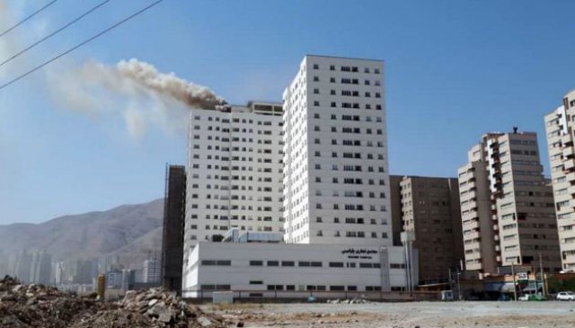 آتش سوزی برج ۲۱ طبقه در تهران/مصدومیت ۲۴نفر