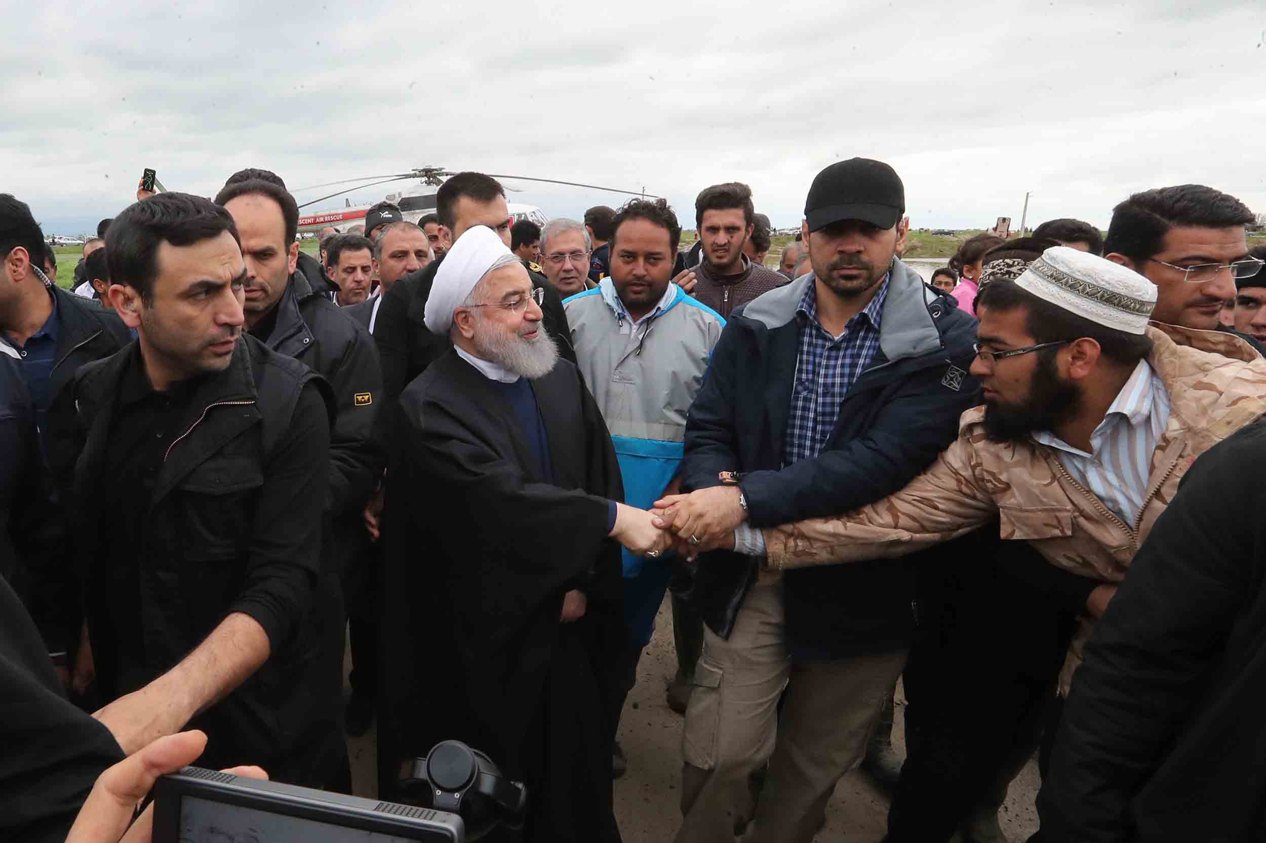 بازدید رئیس‌جمهور از مناطق سیل‌زده گلستان + عکس