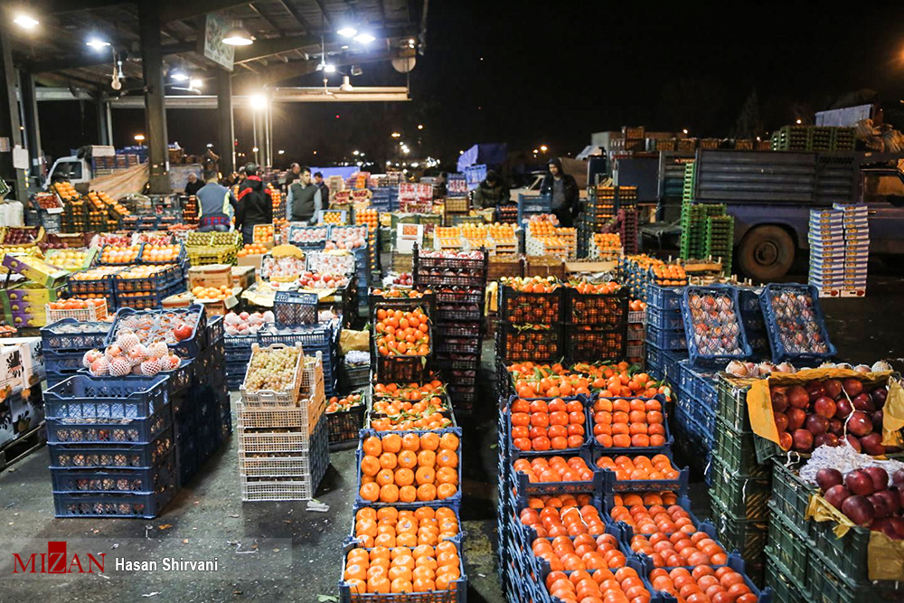 بازار میوه و تره‌بار در مشت مافیا
