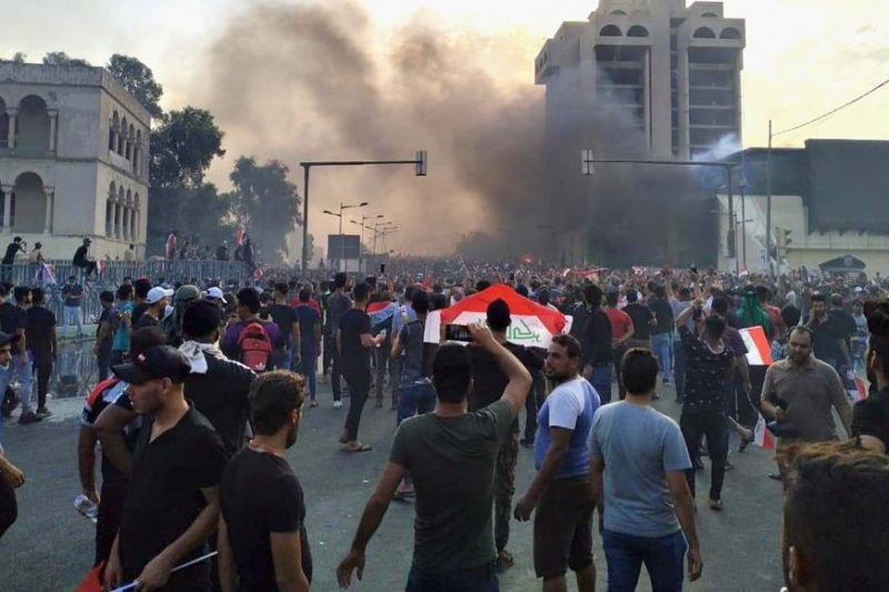 عراق در آتش اعتراض می سوزد