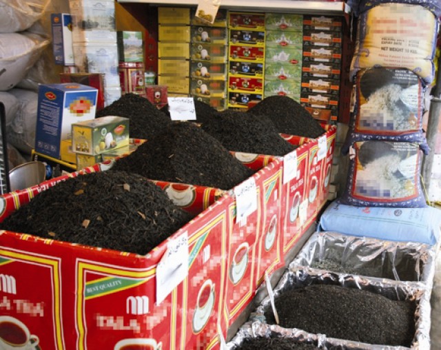 قیمت ارز رو به کاهش؛ افزایش ٨٠ درصدی قیمت چای در مهر ماه!