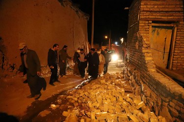 بازدید نماینده ولی فقیه از مناطق زلزله زده