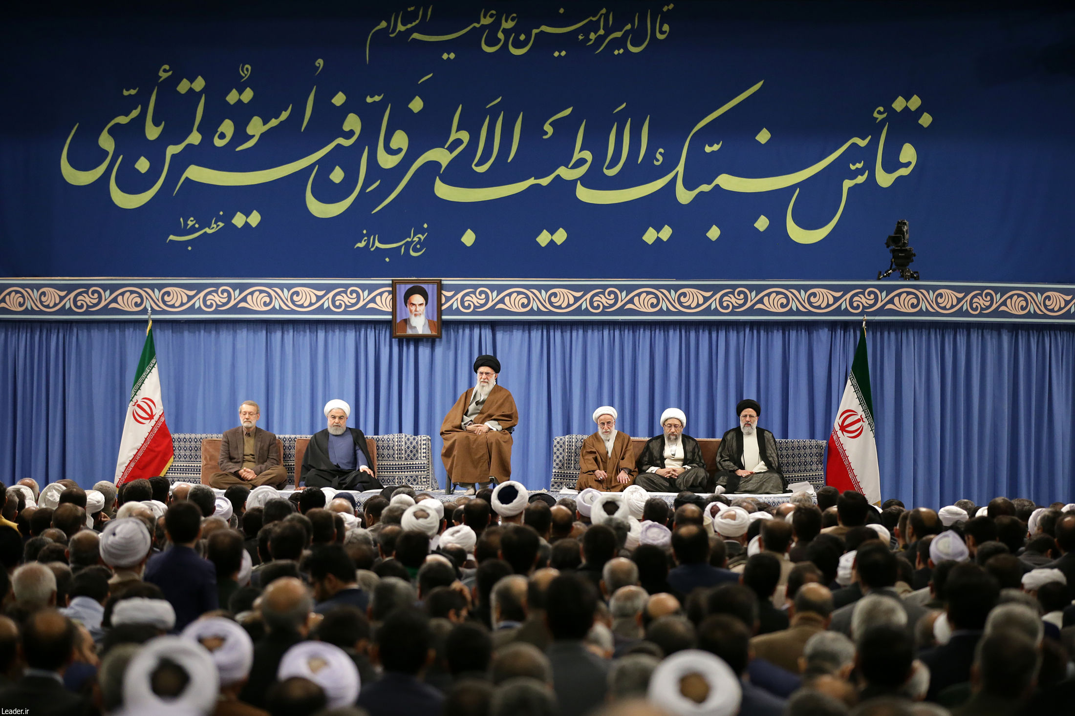 دیدار مسئولان نظام و میهمانان کنفرانس وحدت اسلامی‌ با رهبر انقلاب
