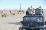بازدید رئیس ستادکل نیروهای مسلح و فرمانده کل ارتش از یگان‌های پهپادی