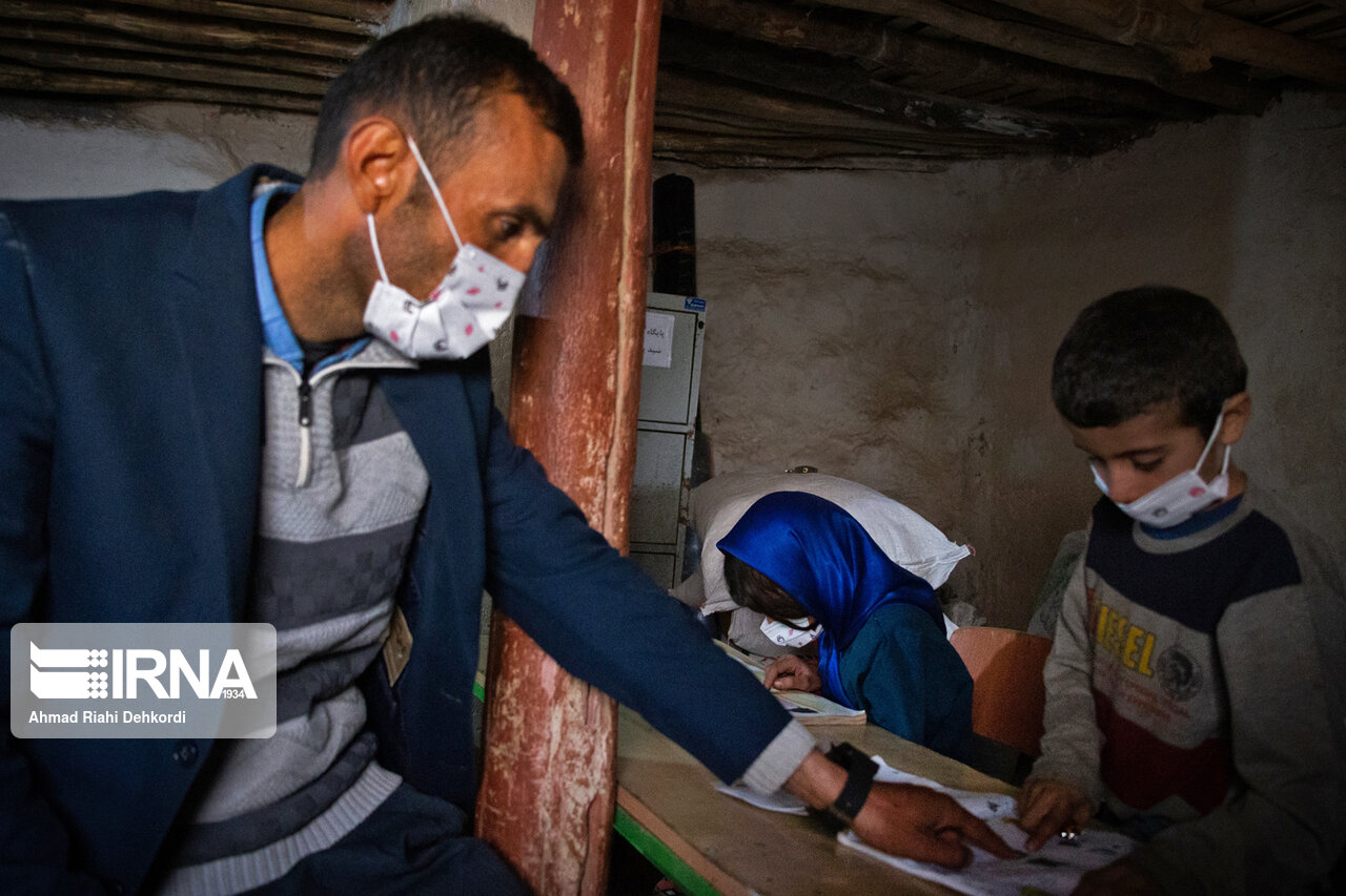 تصاویر: تحصیل در مناطق صعب العبور