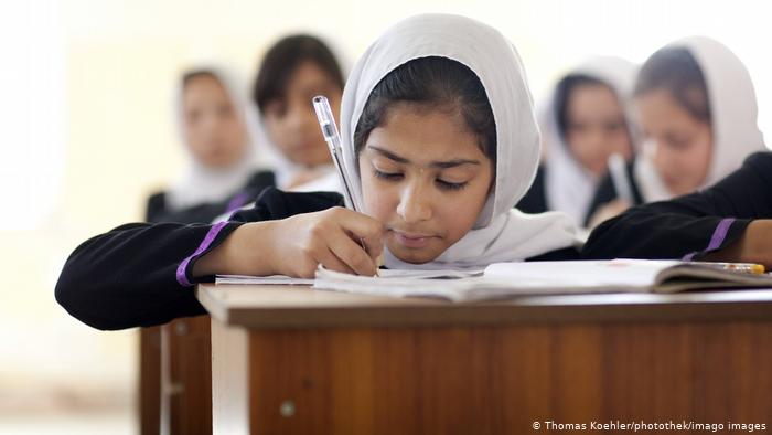 افغانستان: خوانندگی دختران بالای 12 سال ممنوع/ خشم افکار عمومی