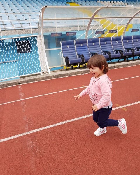 عکس دختر کوچک دراگان اسکوچیچ سرمربی تیم ایران