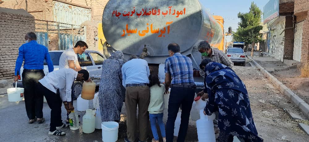 کاهش جشمگیر روستاهای خراسان رضوی که با تانکر سیار آب رسانی می شوند