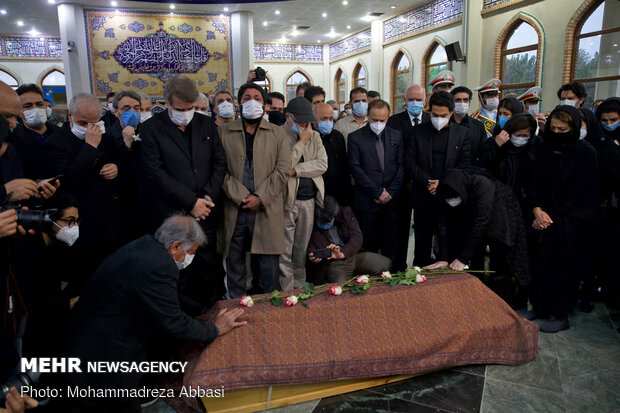 اقامه نماز بر پیکر محمدرضا شجریان در بهشت زهرا - تهران