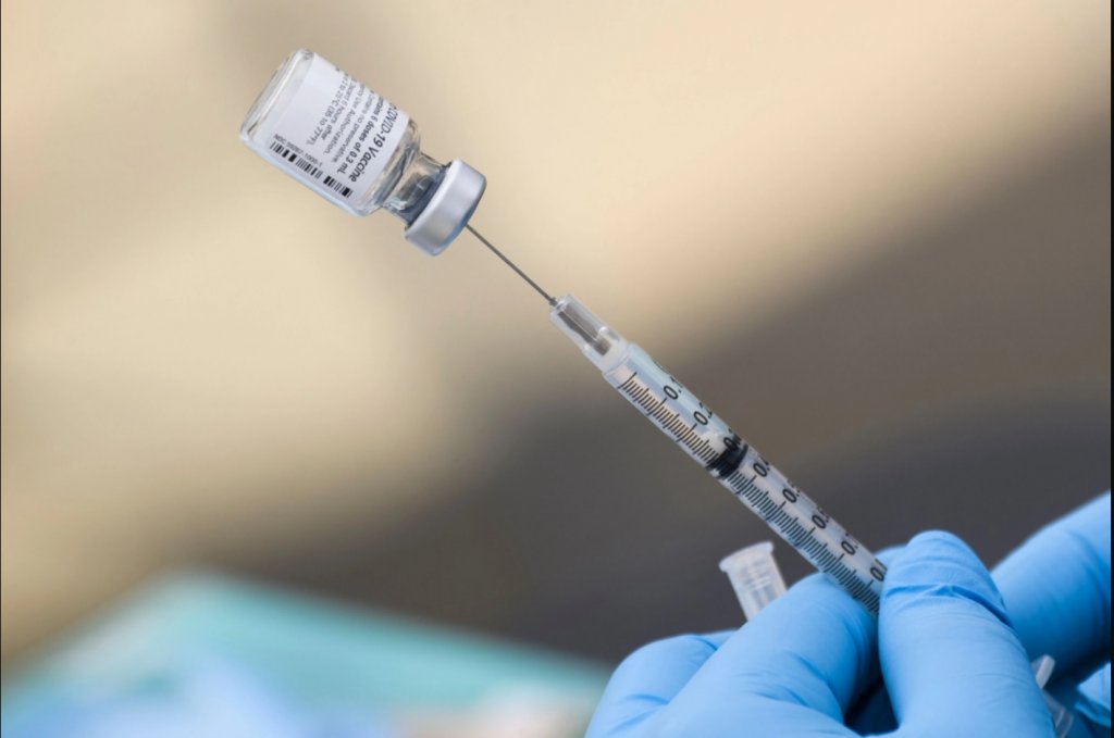 وزارت بهداشت: ۵ تا ۱۲ ساله‌ها برای واکسیناسیون کرونا مراجعه کنند