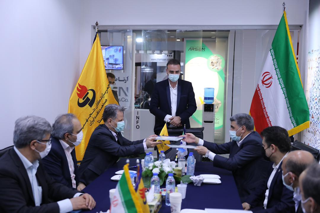 همکاری بانک صادرات ایران و استصنا برای ساخت ۵۰ هزار میلیارد ریال تجهیزات صنعت نفت