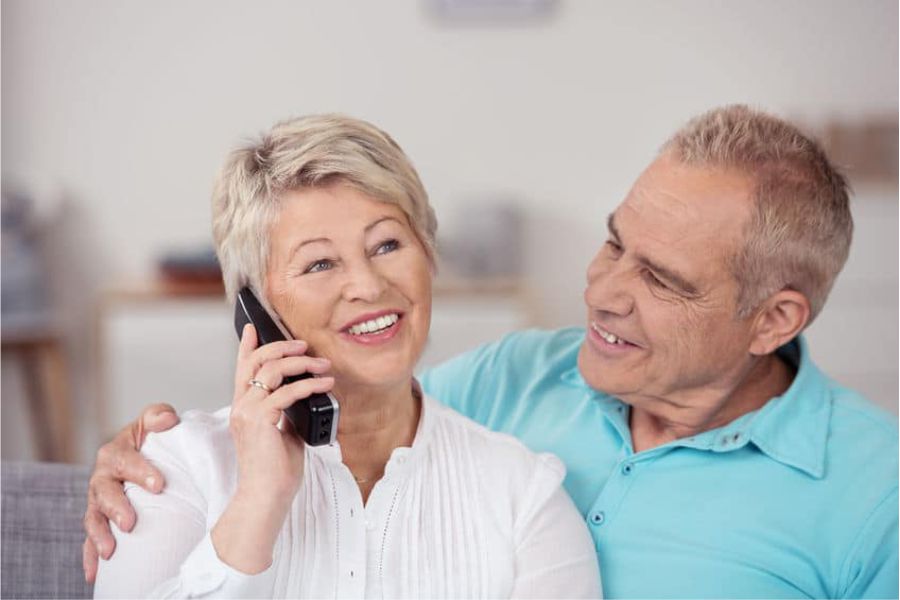 بهترین تلفن های بی سیم تقویت شده برای سالمندان