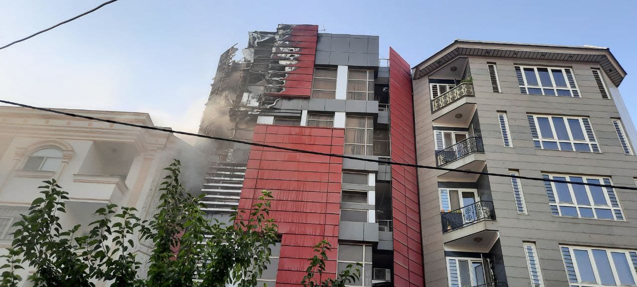 آتش سوزی در دفتر پایگاه خبری عصر ایران + عکس و فیلم