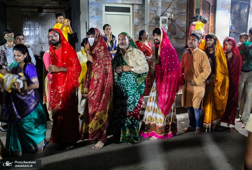 مردان هندی در آخرین روز جشنواره احمدآباد هند + عکس