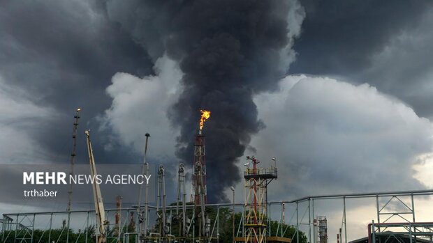 آتش سوزی در بزرگترین پالایشگاه نفت اندونزی