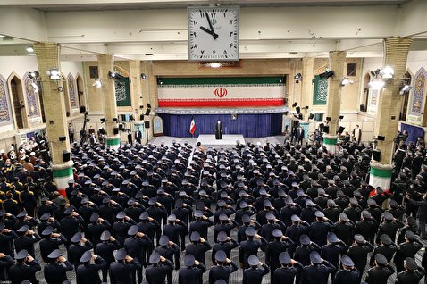 دیدار فرماندهان نیروی هوایی ارتش با رهبر انقلاب + عکس