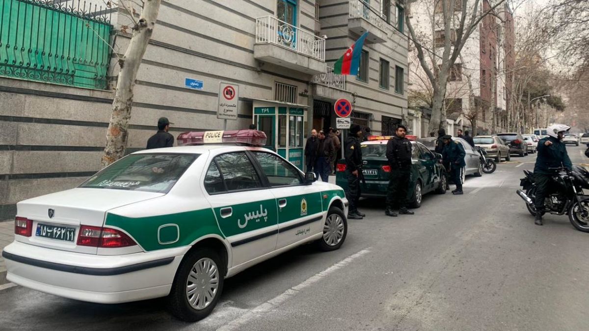 حمله مسلحانه به سفارت آذربایجان در تهران + فیلم