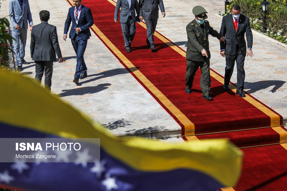 تصاویر: ورود رییس جمهور ونزوئلا به ایران