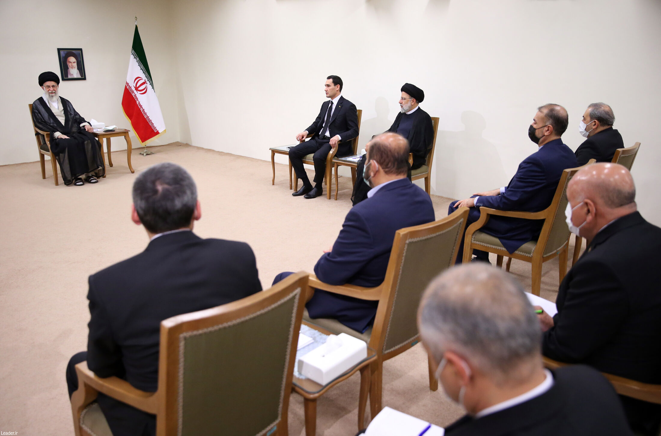سیاست ایران، گسترش روابط با کشورهای همسایه است