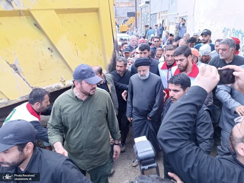 حضور رئیسی در روستای سیل‌زده مزدران ‌شهرستان فیروزکوه + عکس