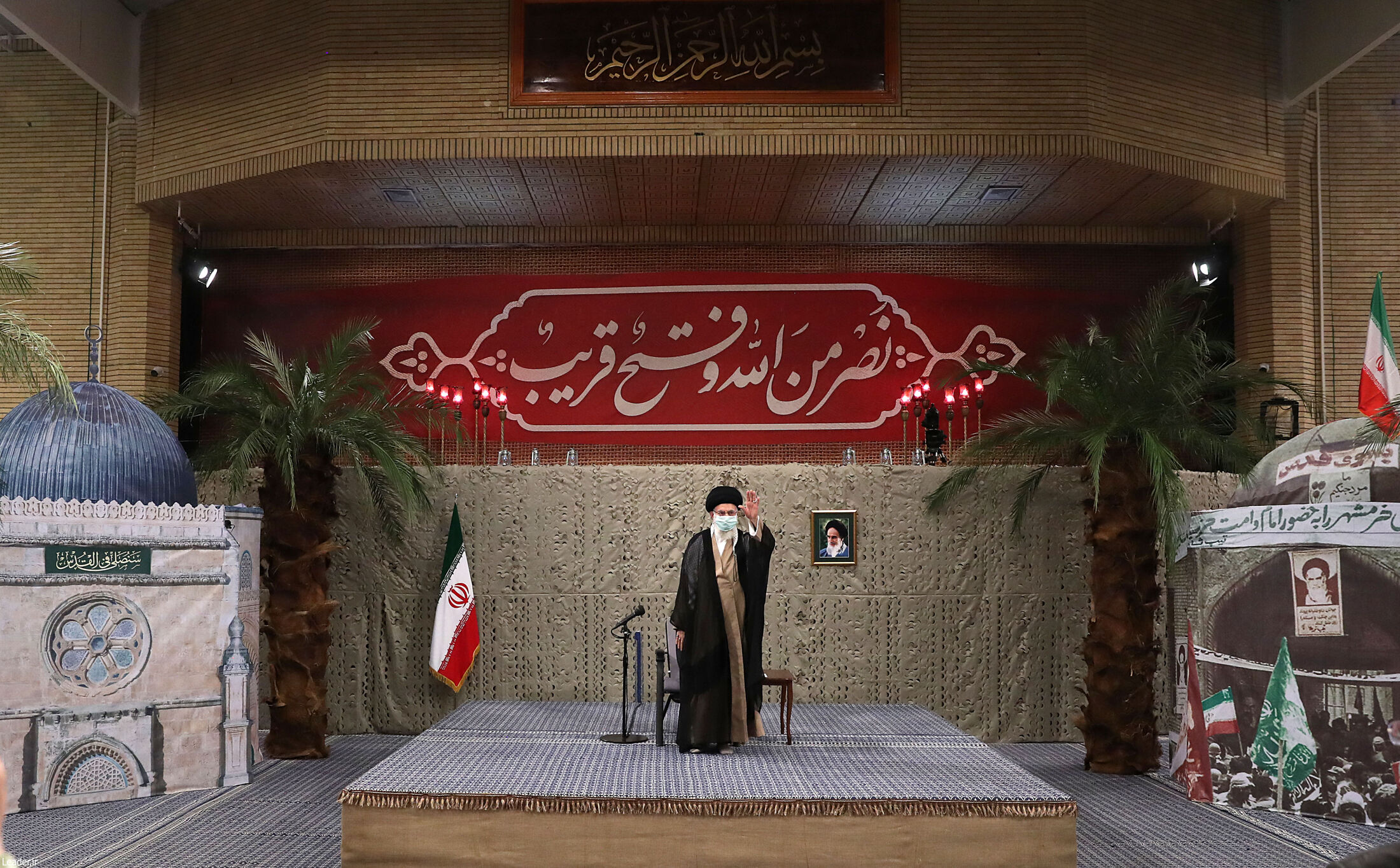 دیدار پیشکسوتان دفاع مقدس با رهبر انقلاب اسلامی + عکس