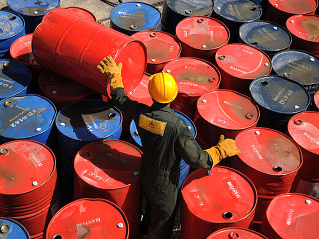 سقوط قیمت نفت برنت به ۸۰ دلار