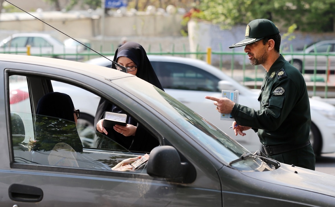 اعلام مراحل و نحوه برخورد پلیس با کشف حجاب در خودروها