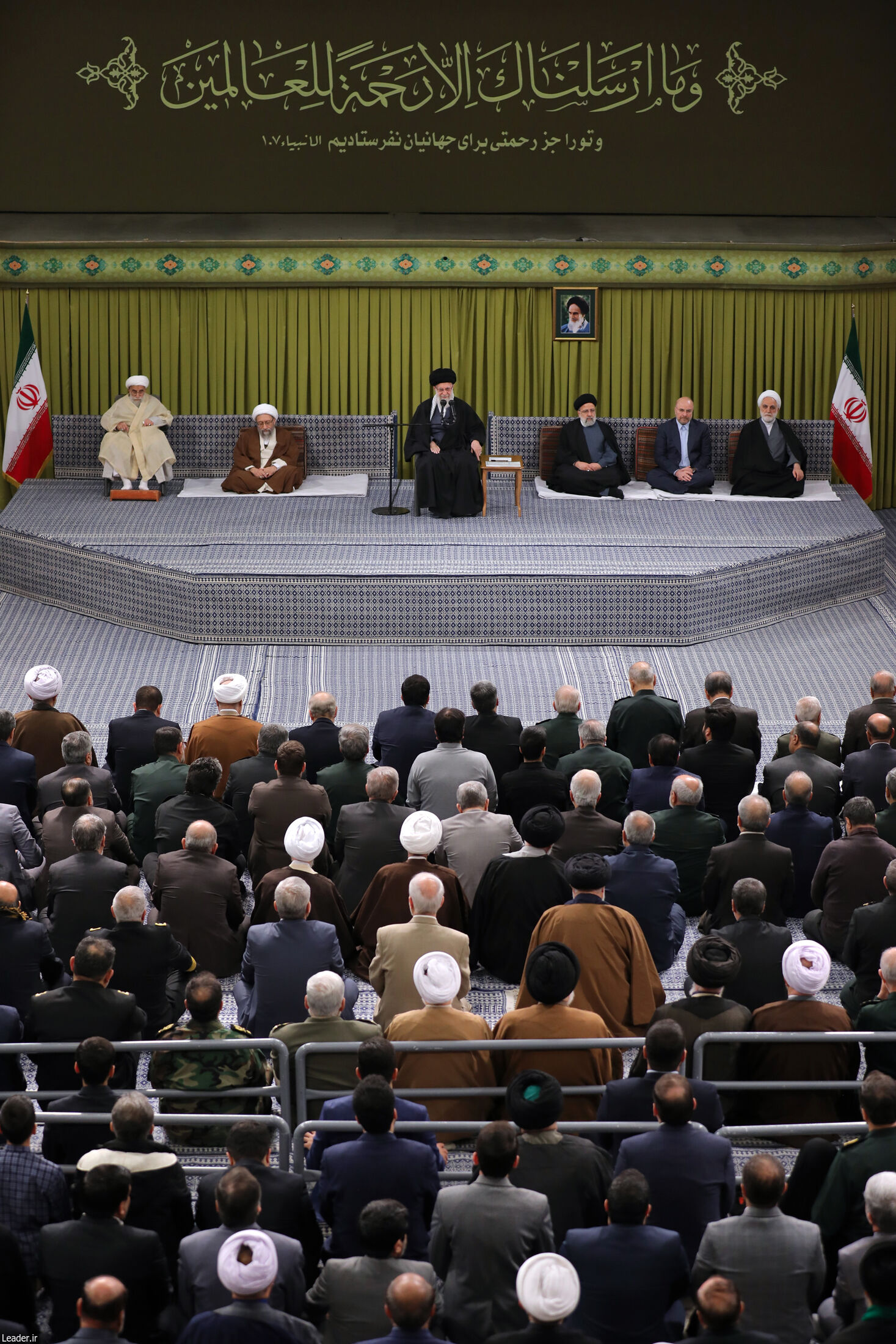 دیدار مسئولان نظام، سفرا و کارداران کشورهای اسلامی با رهبر انقلاب+ تصاویر