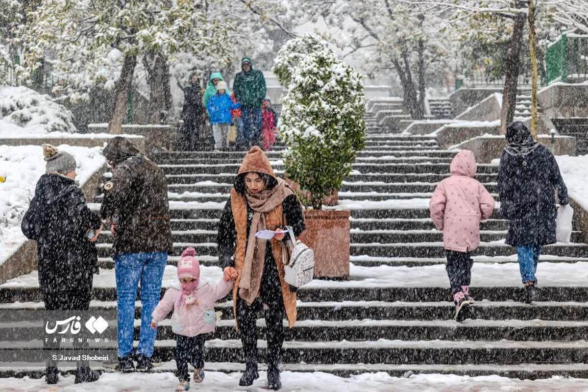 برف تهران را سپیدپوش کرد + عکس و فیلم