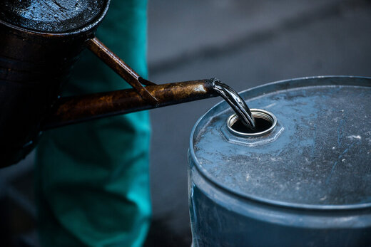 سقوط قیمت نفت برنت به زیر ۸۰ دلار