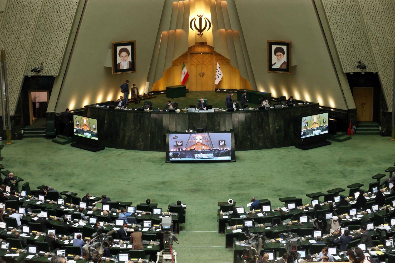 مسئولان جمهوری اسلامی ممنوع‌الخروج می‌شوند؟