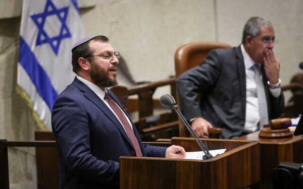 وزیر صهیونیست: غزه را با بمب هسته‌ای می زنیم