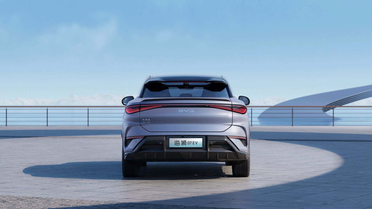 BYD از خودرو جدیدش برای رقابت با تسلا رونمایی کرد + عکس