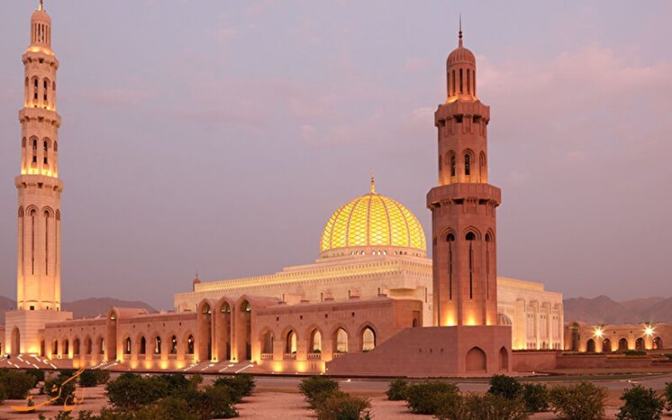 تجربه‌ای معنوی در مسجد جامع سلطان قابوس + راهنمای بازدید