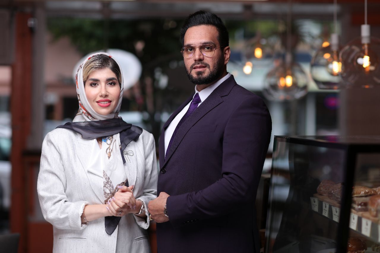 مژده شکری ساز در کنار همسر