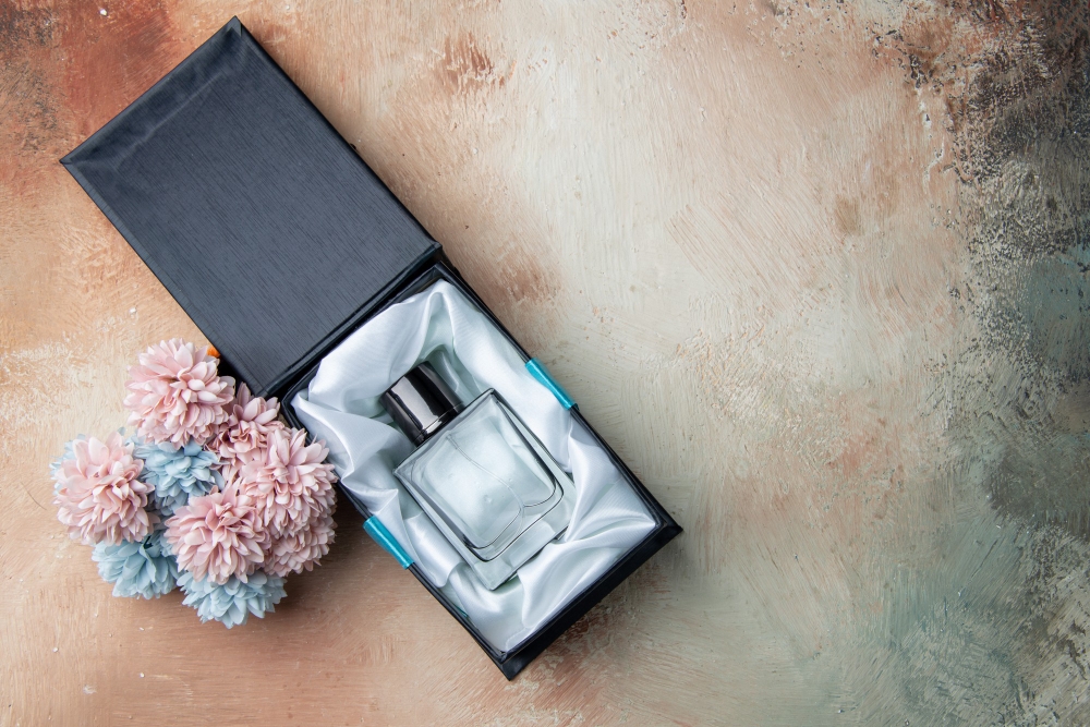 چگونه یک فروشگاه اینترنتی معتبر برای خرید عطر و ادکلن اصل پیدا کنیم؟ (۵ نکته کلیدی)